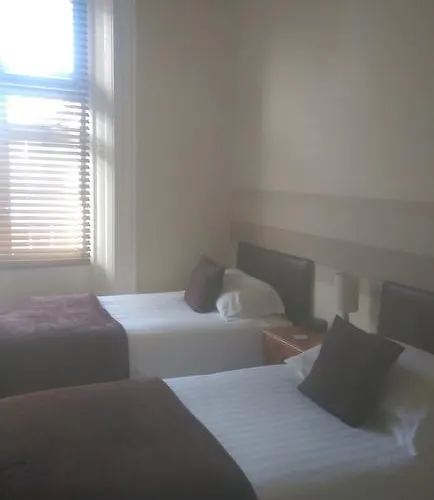 Alister 3* Saint Helier Jersey